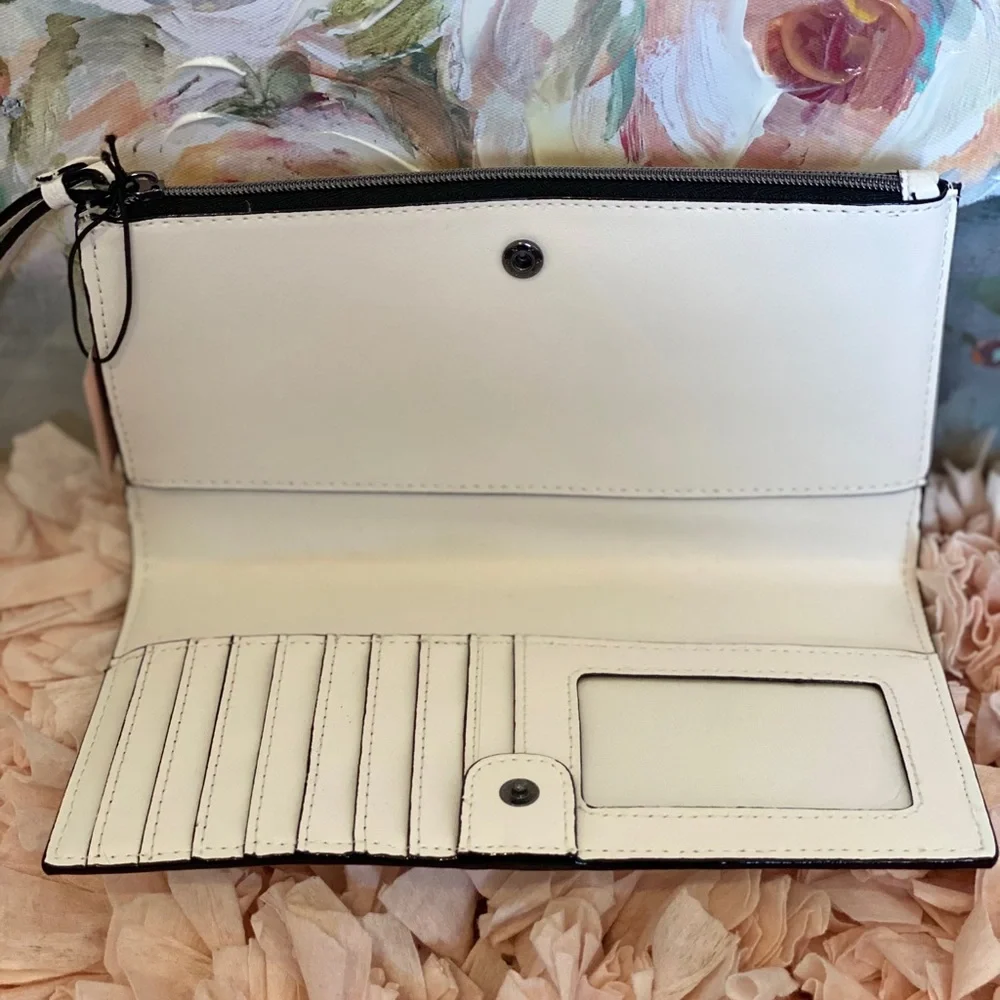 Victoria Secret Wallet - Picture 3 of 4